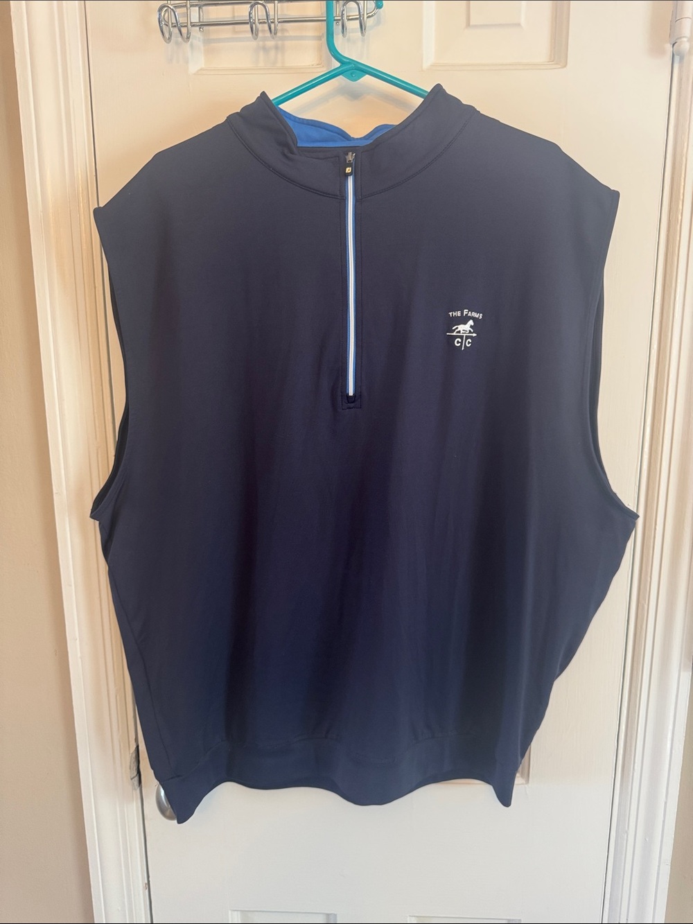 FootJoy Men's Navy Golf Vest The Farms CC Logo 1/4 zipper Light Blue Zip Trim